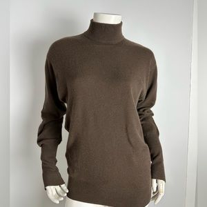 Sold 🤑CHANEL Boutique Cashmere Turtleneck Sweater Brown Size 8 US 40 France